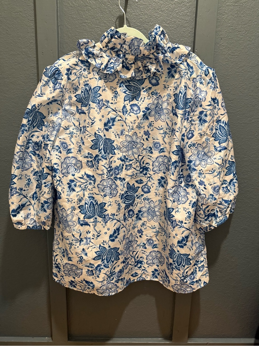 Tuckernuck Blue and White Floral Ruffle Neck Blouse - Picture 2 of 6